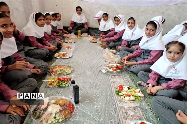 روز جهانی غذا در دبستان شهید مدنی
