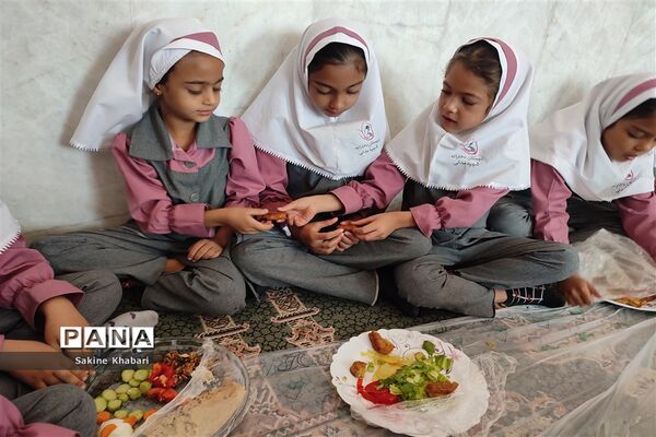 روز جهانی غذا در دبستان شهید مدنی