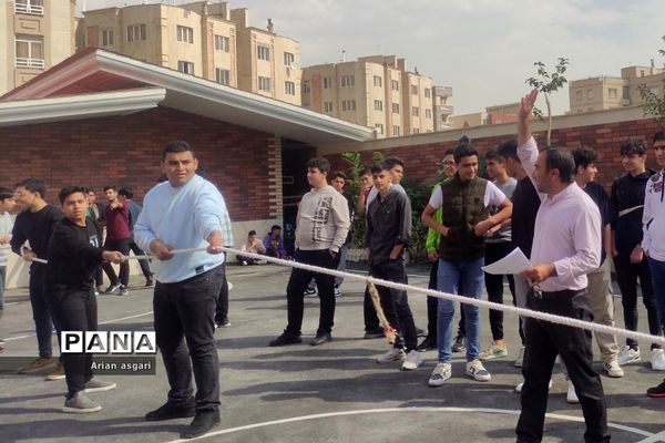 مسابقات ورزشی درون مدرسه‌ای در دبیرستان دانش شهریار