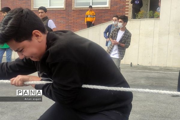 مسابقات ورزشی درون مدرسه‌ای در دبیرستان دانش شهریار