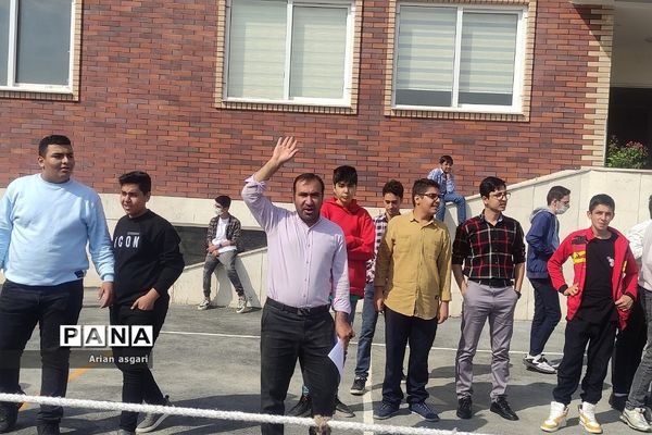 مسابقات ورزشی درون مدرسه‌ای در دبیرستان دانش شهریار