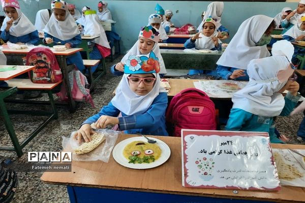 برگزاری جشنواره غذای سالم در دبستان دخترانه کوثر ملارد
