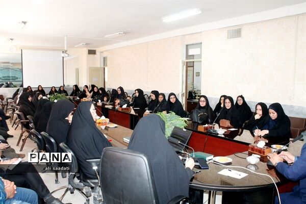 نشست مدیر آموزش و پرورش شهرستان کلات با اعضای انجمن اولیا و مربیان مدارس