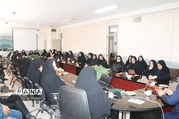 نشست مدیر آموزش و پرورش شهرستان کلات با اعضای انجمن اولیا و مربیان مدارس
