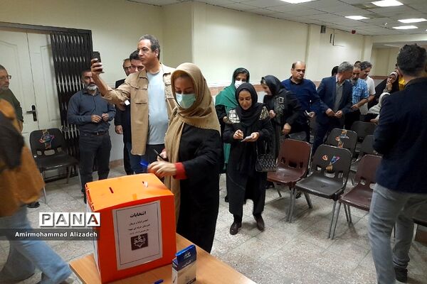 انتخابات انجمن اولیا و مربیان هنرستان حرفه‌ای شهدا شهریار