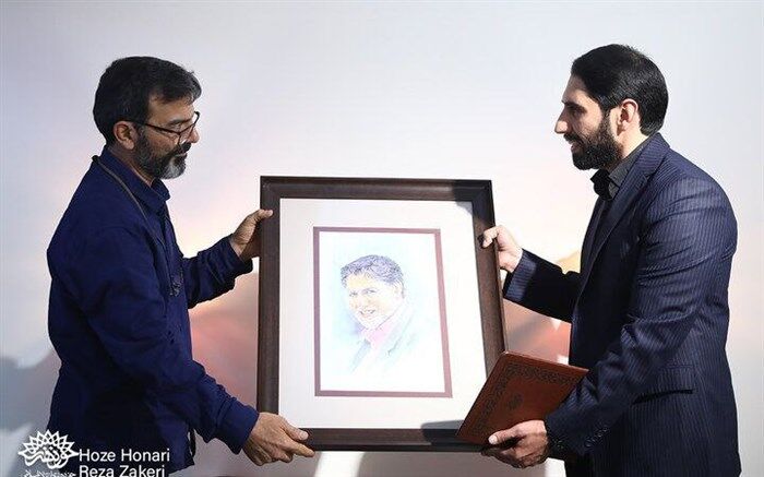 نمایشگاه نقاشی «آبی آسمانی» افتتاح شد