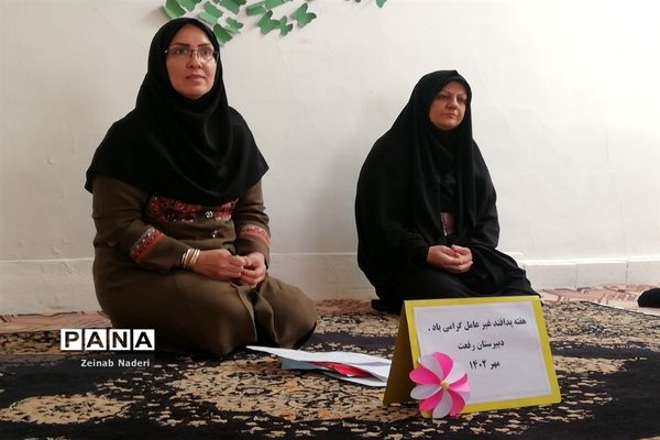 تشکیل جلسه شورای امربه معروف و گرامیداشت هفته پدافند غیر عامل در دبیرستان دخترانه رفعت