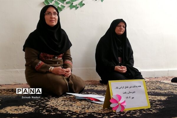 تشکیل جلسه شورای امربه معروف و گرامیداشت هفته پدافند غیر عامل در دبیرستان دخترانه رفعت