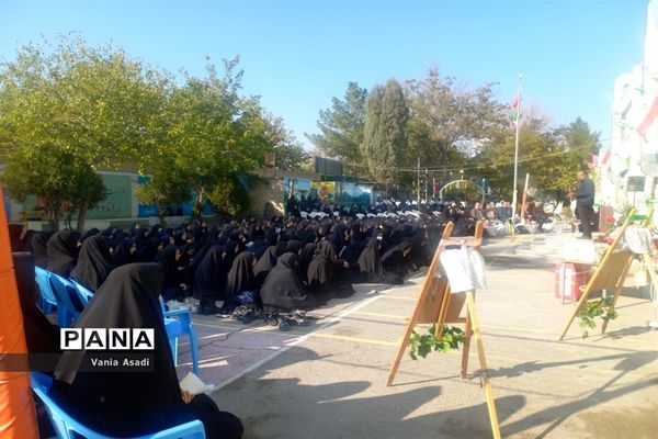 همایش بزرگداشت مقام شهدا در هفته پیوند اولیا و مربیان