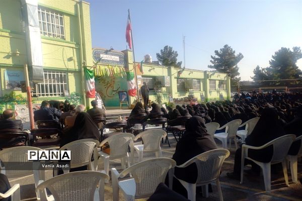 همایش بزرگداشت مقام شهدا در هفته پیوند اولیا و مربیان