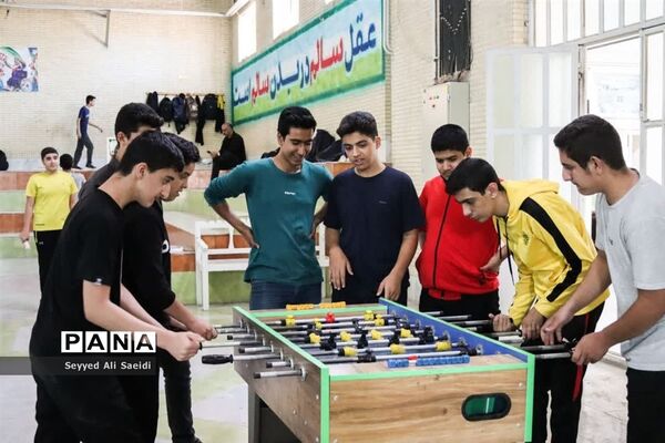گرامیداشت هفته تربیت‌بدنی در دبیرستان نمونه شمسایی تفت