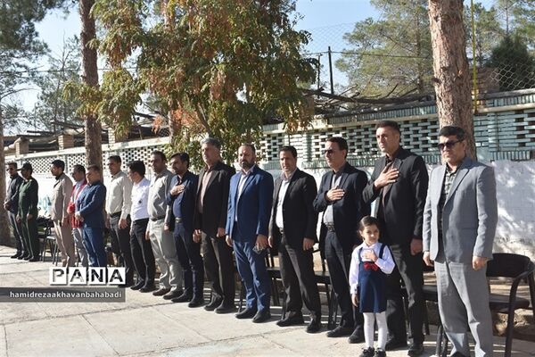 نواختن زنگ ورزش و سلامت در مدارس بهاباد