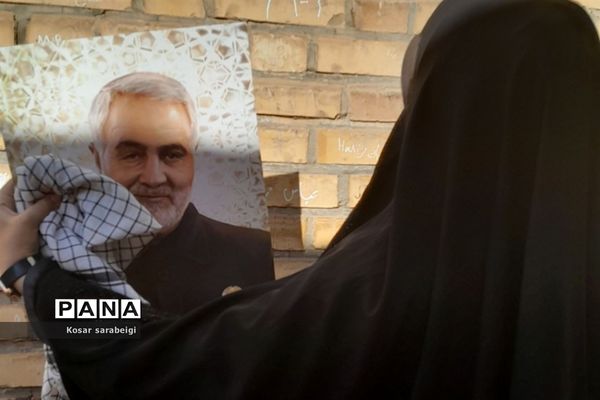 برگزاری مراسم حمایت از مظلومیت کودکان غزه، در دبیرستان دخترانه طاها