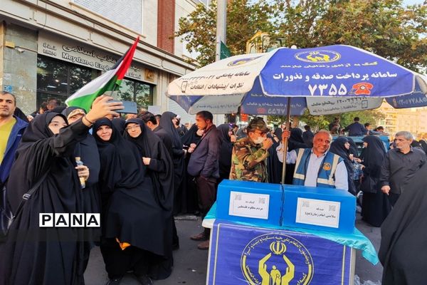 تجمع مردم تهران علیه جنایات رژیم صهیونسیتی در میدان انقلاب