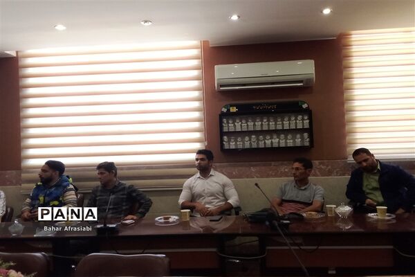نشست دبیران تربیت‌بدنی مدارس شهرستان رباط‌کریم به‌مناسبت هفته تربیت‌بدنی