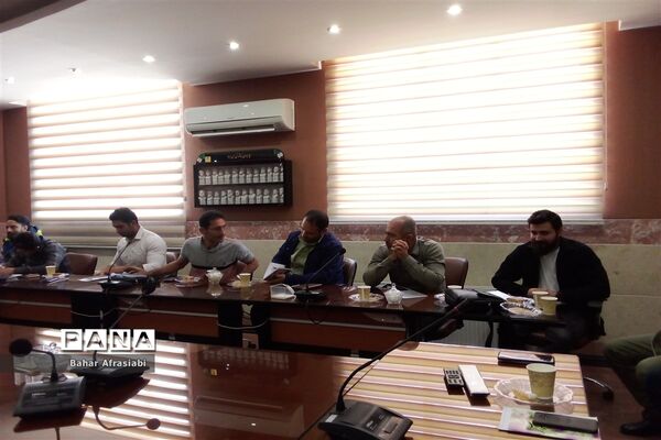 نشست دبیران تربیت‌بدنی مدارس شهرستان رباط‌کریم به‌مناسبت هفته تربیت‌بدنی