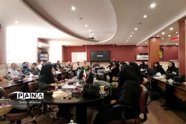 نشست دبیران تربیت‌بدنی مدارس شهرستان رباط‌کریم به‌مناسبت هفته تربیت‌بدنی