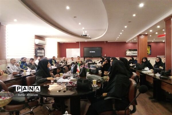 نشست دبیران تربیت‌بدنی مدارس شهرستان رباط‌کریم به‌مناسبت هفته تربیت‌بدنی