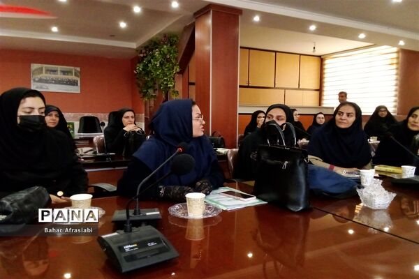 نشست دبیران تربیت‌بدنی مدارس شهرستان رباط‌کریم به‌مناسبت هفته تربیت‌بدنی