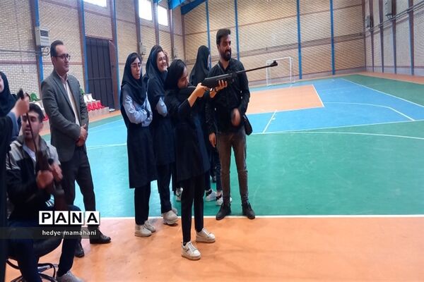 مسابقات تیراندازی بانوان در ناحیه یک بهارستان