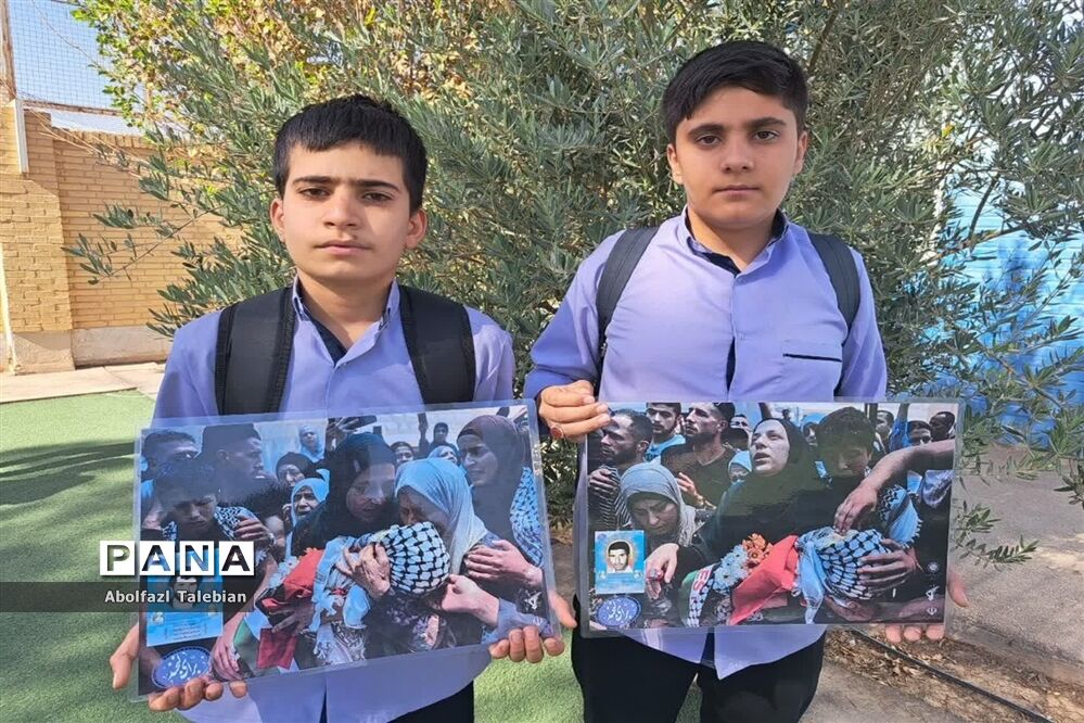 زنجیره انسانی دانش‌آموزان اشکذری در حمایت از غزه