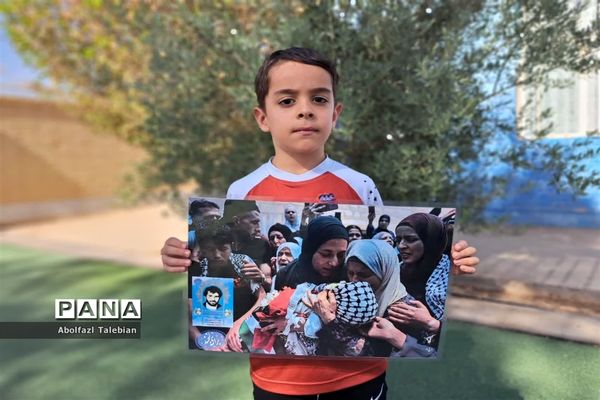 زنجیره انسانی دانش‌آموزان اشکذری در حمایت از غزه