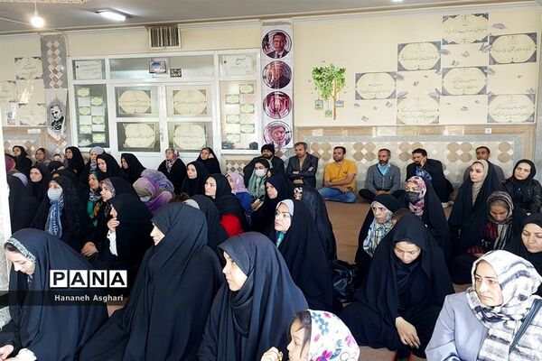 اولین جلسه مجمع عمومی و انتخابات انجمن اولیا و مربیان در دبیرستان حضرت خدیجه(س)