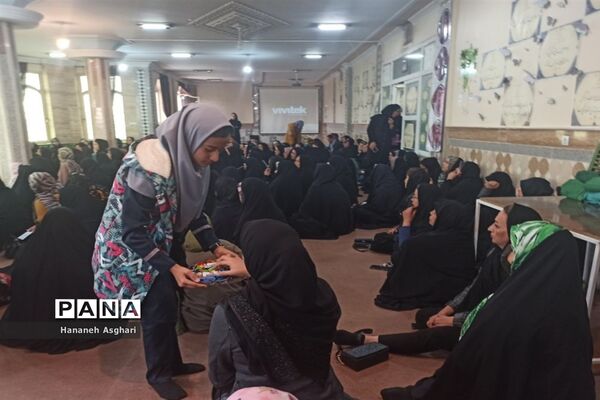 اولین جلسه مجمع عمومی و انتخابات انجمن اولیا و مربیان در دبیرستان حضرت خدیجه(س)