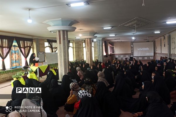 اولین جلسه مجمع عمومی و انتخابات انجمن اولیا و مربیان در دبیرستان حضرت خدیجه(س)