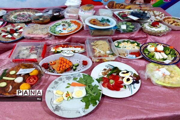 برگزاری جشنواره غذا در دبستان دخترانه فضیلت