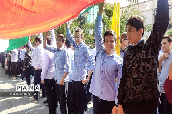 حمایت مردم و دانش‌آموزان شهر ساوه از مردم فلسطین
