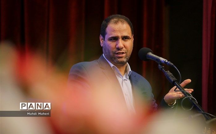 تعلیم و تربیت در خانواده شکل می‌گیرد و در مدرسه تقویت می‌شود