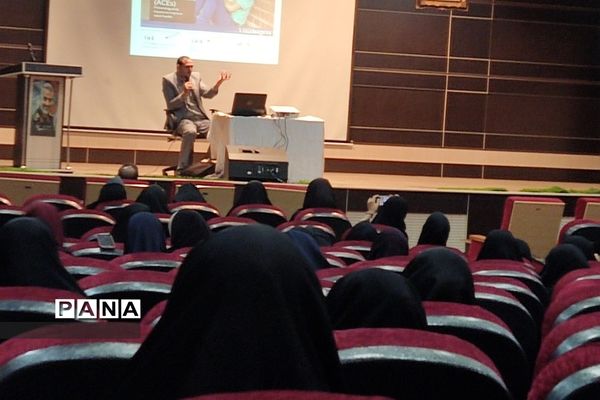 جلسه توانمند‌سازی ویژه مدیران شهرستان شهریار در کانون شهید ‌کافی شهریار