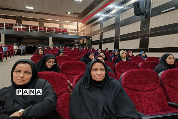 جلسه توانمند‌سازی ویژه مدیران شهرستان شهریار در کانون شهید ‌کافی شهریار