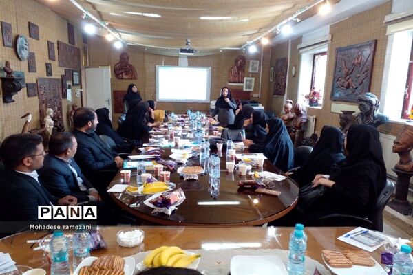 جلسه بررسی عملکرد درس عربی دانش‌آموزان استان خراسان رضوی