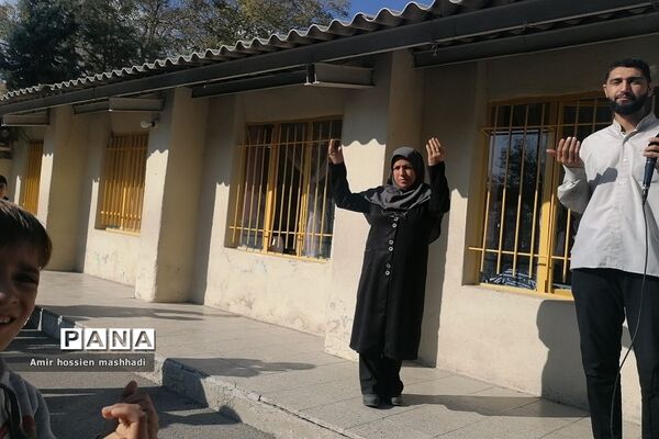 اعتراض و محکوم کردن جنایات صهیونیست  توسط دانش‌آموزان دبستان شهدای کریتون۲ رودهن