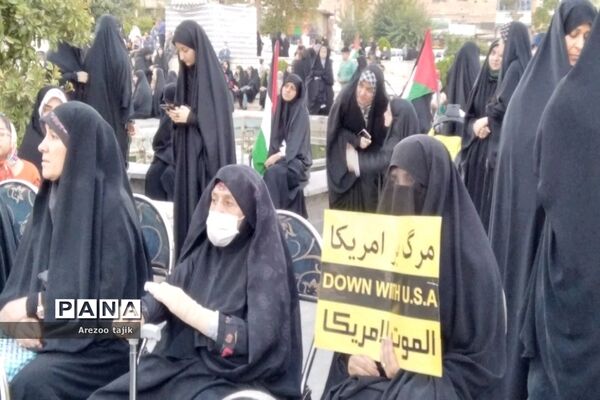 تجمع بانوان و کودکان در حمایت از مردم مظلوم فلسطین در مسجد جامع تاریخی شهرستان‌ورامین
