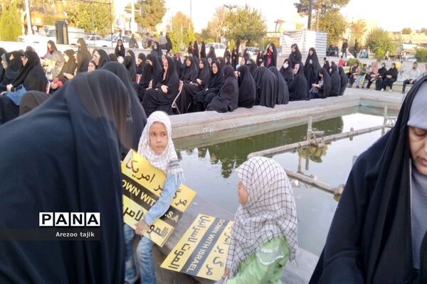 تجمع بانوان و کودکان در حمایت از مردم مظلوم فلسطین در مسجد جامع تاریخی شهرستان‌ورامین