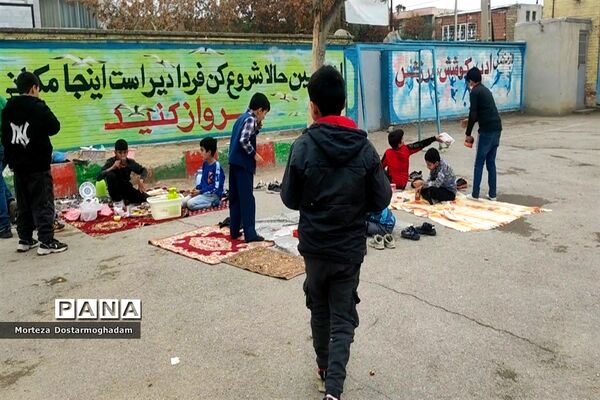 صبحانه سلامت در دبستان پسرانه سلمان فارسی شهرستان شیروان