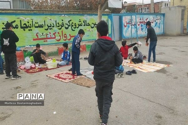 صبحانه سلامت در دبستان پسرانه سلمان فارسی شهرستان شیروان