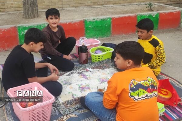 صبحانه سلامت در دبستان پسرانه سلمان فارسی شهرستان شیروان