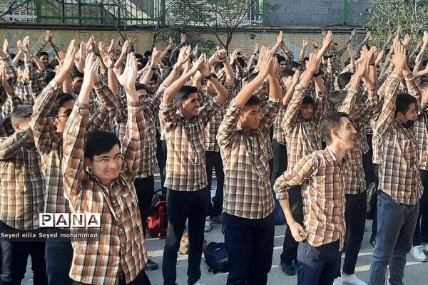 هفته تربیت بدنی و ورزش در دبیرستان مینو نیک‌نیان قیامدشت
