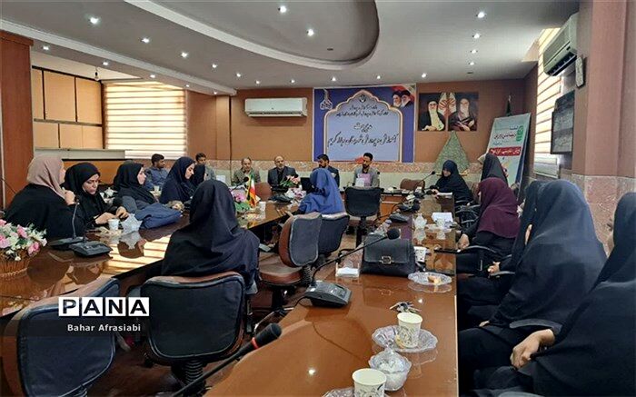 برگزاری مراسم رونمایی از «کتاب مدیریت رفتار سازمانی و مدیریت منابع انسانی» در آموزش و پرورش رباط‌کریم