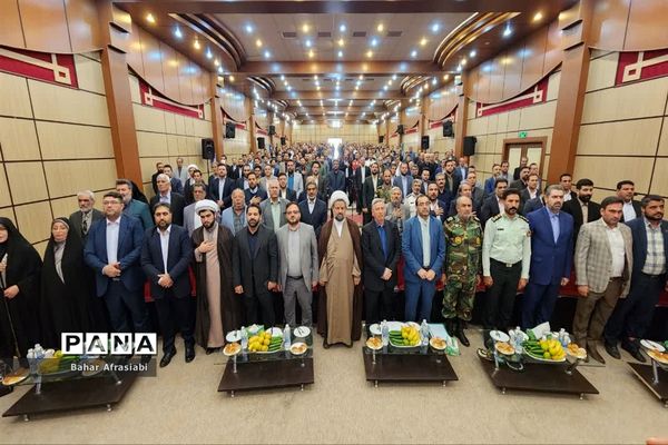 مراسم معارفه شهردار جدید رباط کریم در سالن اجتماعات آموزش و پرورش شهرستان