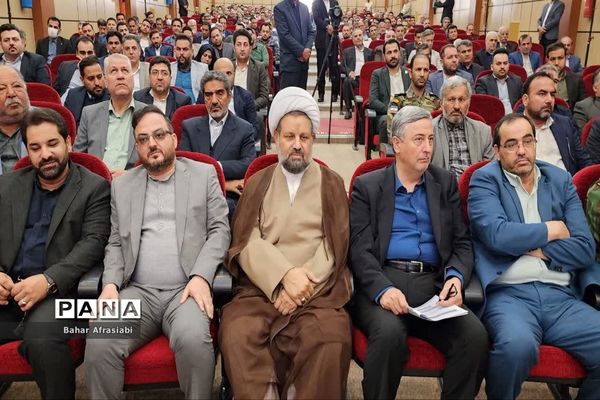 مراسم معارفه شهردار جدید رباط کریم در سالن اجتماعات آموزش و پرورش شهرستان