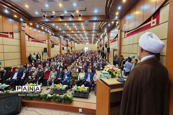 مراسم معارفه شهردار جدید رباط کریم در سالن اجتماعات آموزش و پرورش شهرستان