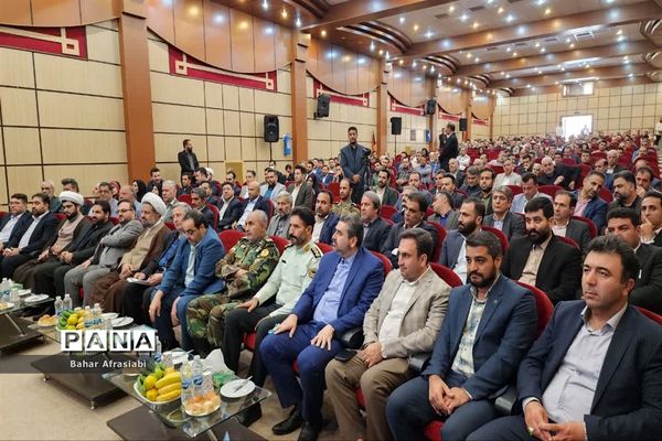 مراسم معارفه شهردار جدید رباط کریم در سالن اجتماعات آموزش و پرورش شهرستان