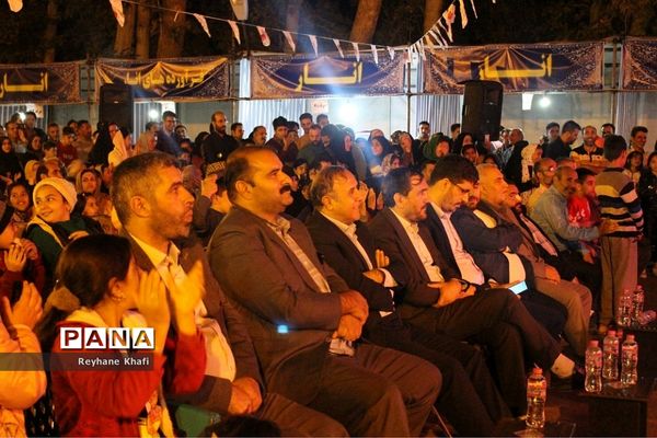 چهارمین جشنواره انار در روستای هدف گردشگری توچال