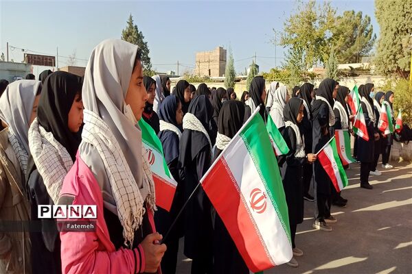 برگزاری مراسم حمایت از مردم فلسطین در دبیرستان طباطبایی کاشمر