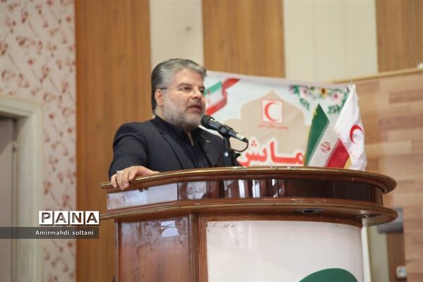 تجلیل از خادمان هلال‌احمر میانه